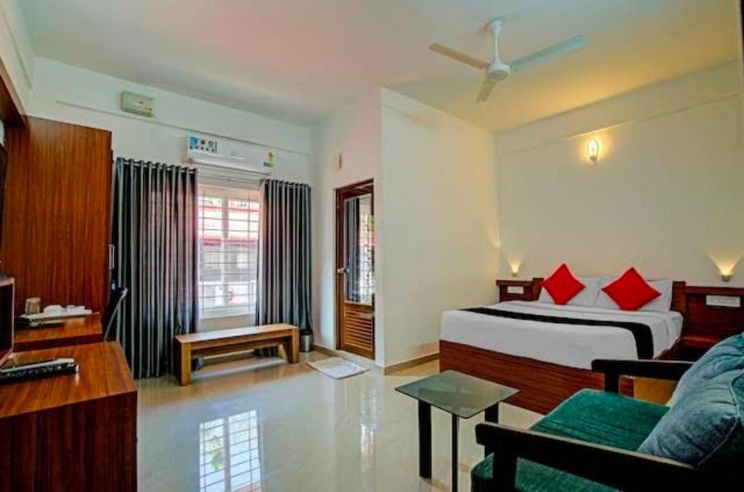 Phoenix Holidays Kochi المظهر الخارجي الصورة