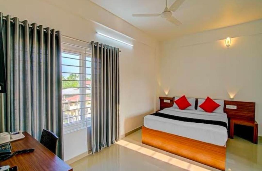 Phoenix Holidays Kochi المظهر الخارجي الصورة