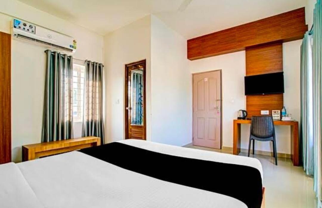 Phoenix Holidays Kochi المظهر الخارجي الصورة